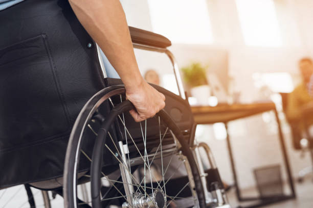discapacitado en silla de ruedas